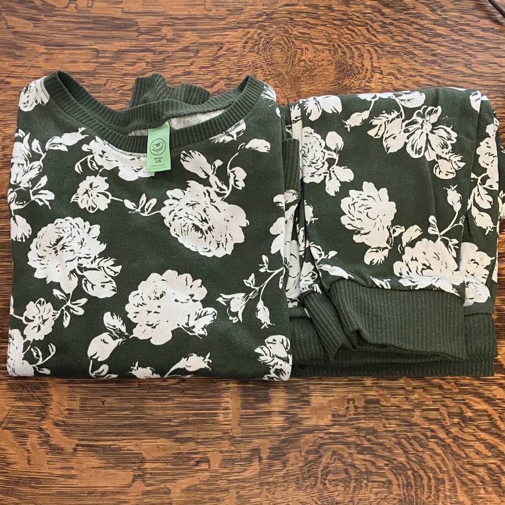 Honeydew intimates Green and White Floral set so soft L pjs jogger